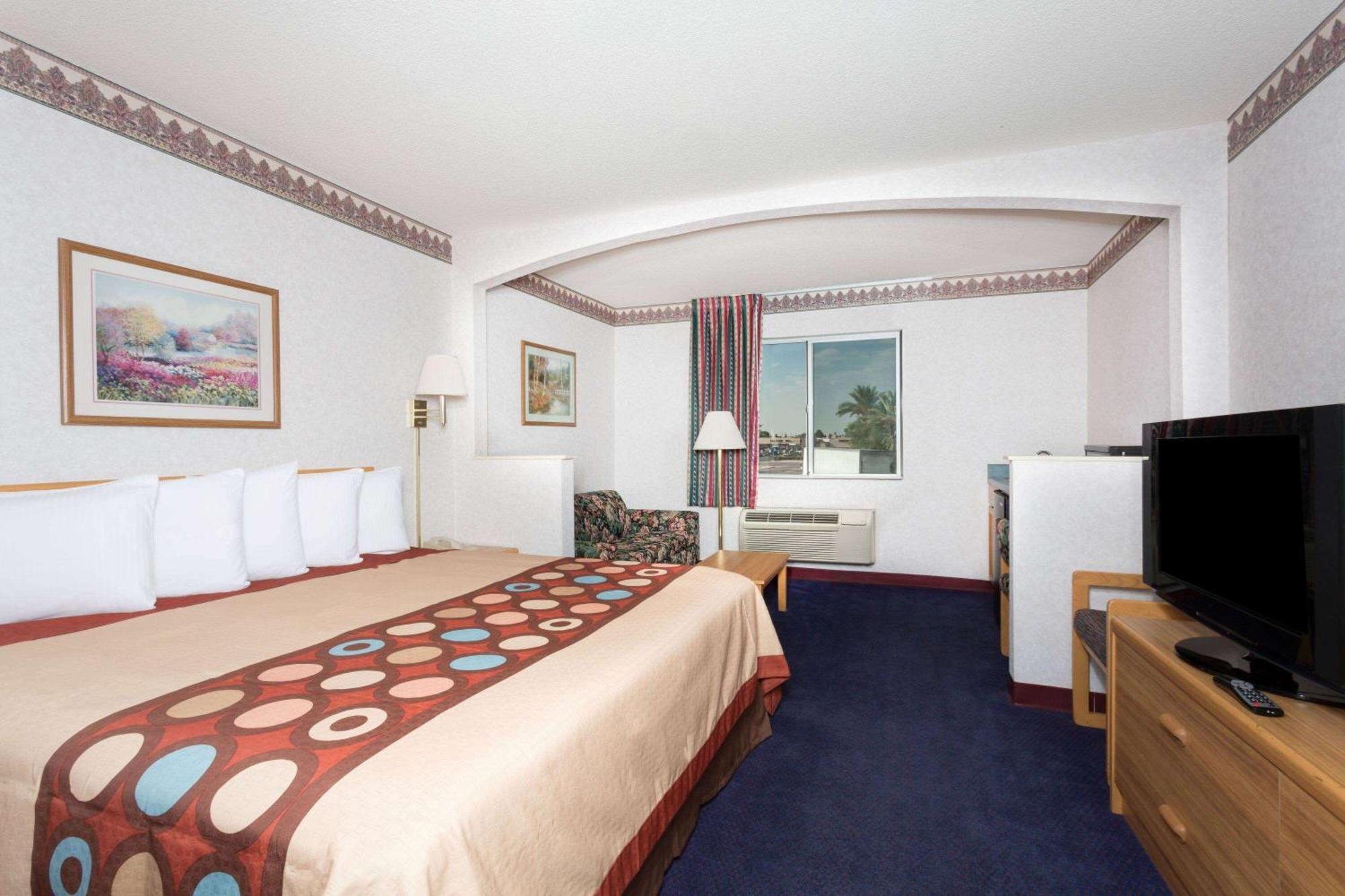 Days Inn By Wyndham Phoenix West Экстерьер фото
