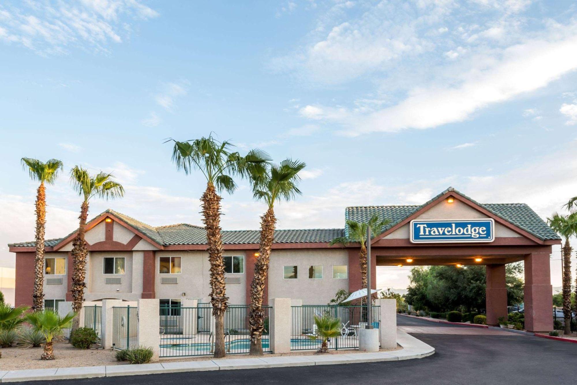 Days Inn By Wyndham Phoenix West Экстерьер фото
